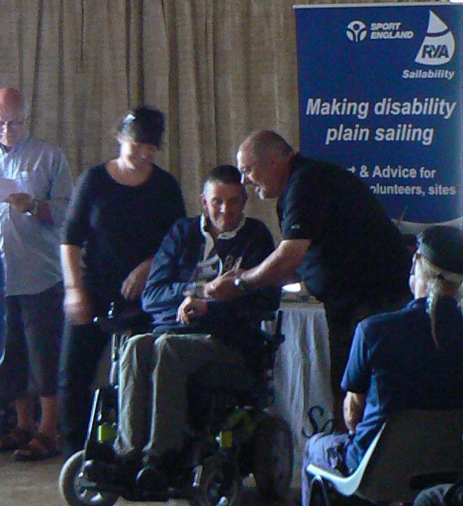 312497_221236211258123_2229171_n